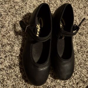 Girls tap shoes, size 3